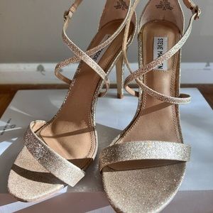 Gold Steve Madden heels, size 8